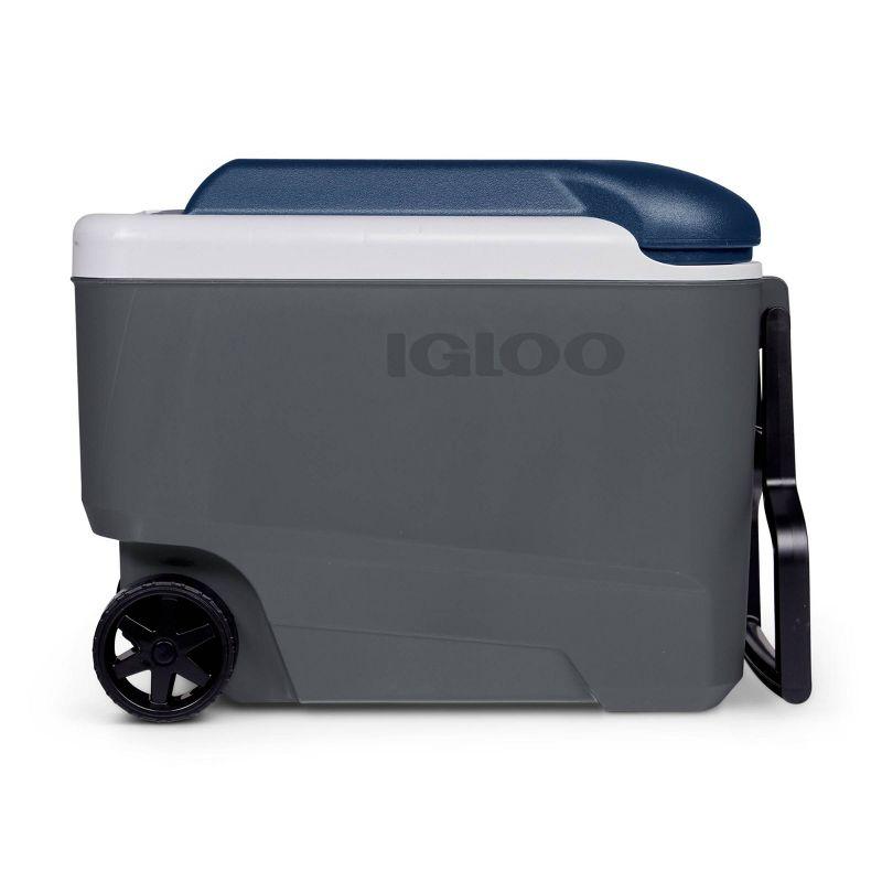 Igloo MaxCold 40qt Rolling Cooler - Carbonite