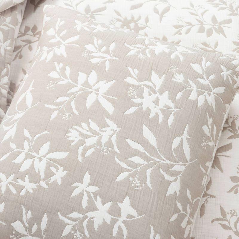Lush Decor Floral Jacquard Reversible Soft Matelassé Quilt 3Pc Set