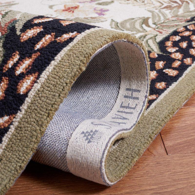 Safavieh Hand Hooked Wool Floral Rug