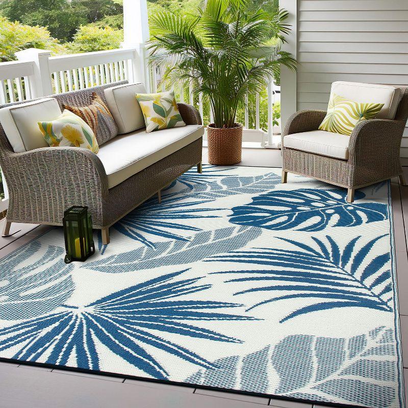 World Rug Gallery Tropical Floral Leaf Reversible Recycled Plastic Outdoor Rugs