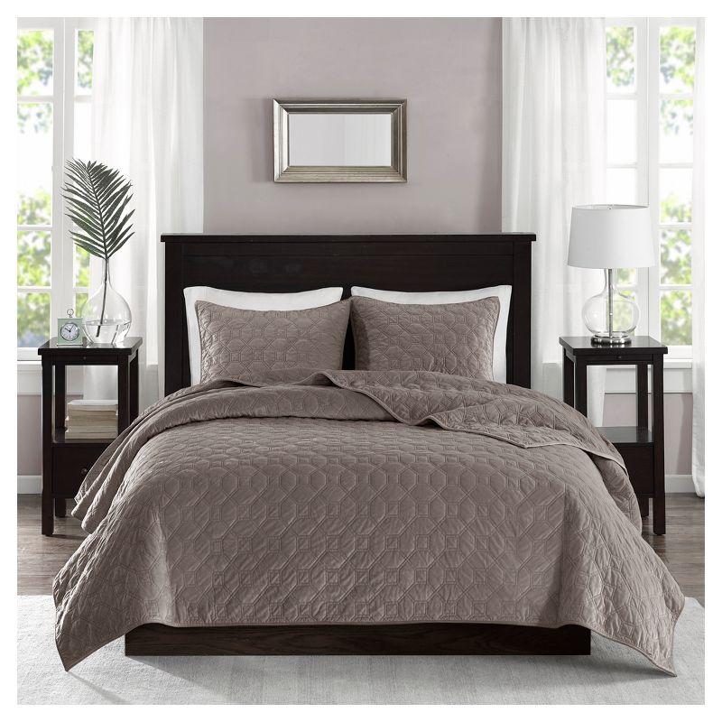 Harper 3 Piece Velvet Quilt Set