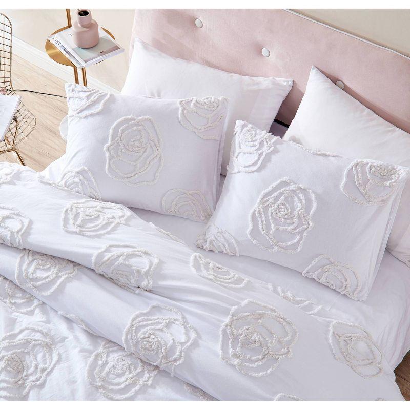 Betsey Johnson Betsey Johnson Rambling Rose Cotton Ivory Duvet Cover Set
