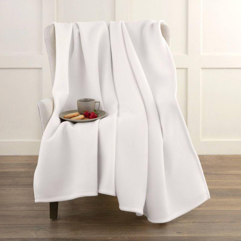 Luxurious King-Sized Ivory Fleece Reversible Blanket