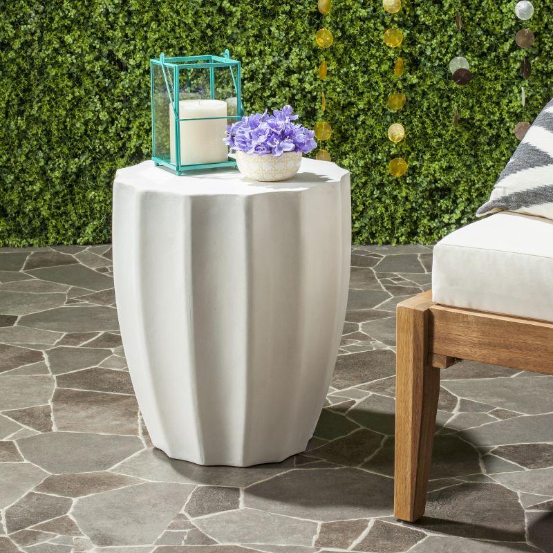 Jaslyn Accent Stool - Indoor/Outdoor - VNN1010 - White - Safavieh