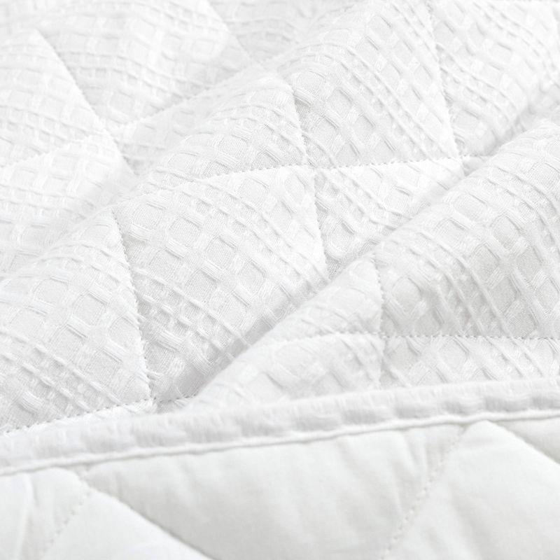 Haniya Solid Waffle Woven Cotton Textured Quilt 3 Pieces Set