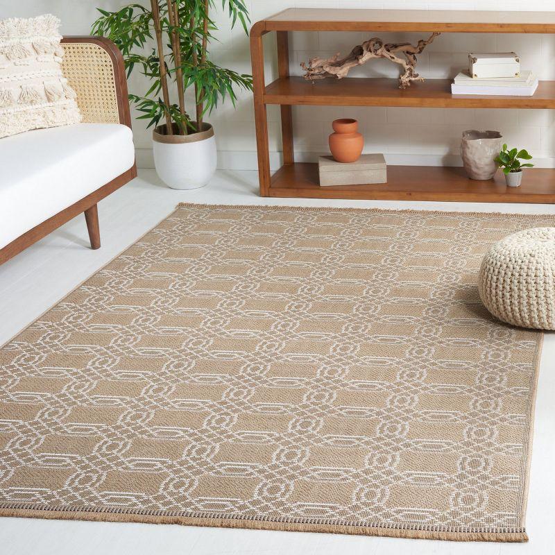 Ivory Geometric Patterned 4' x 6' Wool Blend Area Rug