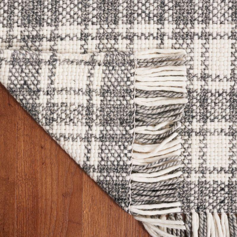 Handmade Gray Square Wool Braided 6' Area Rug