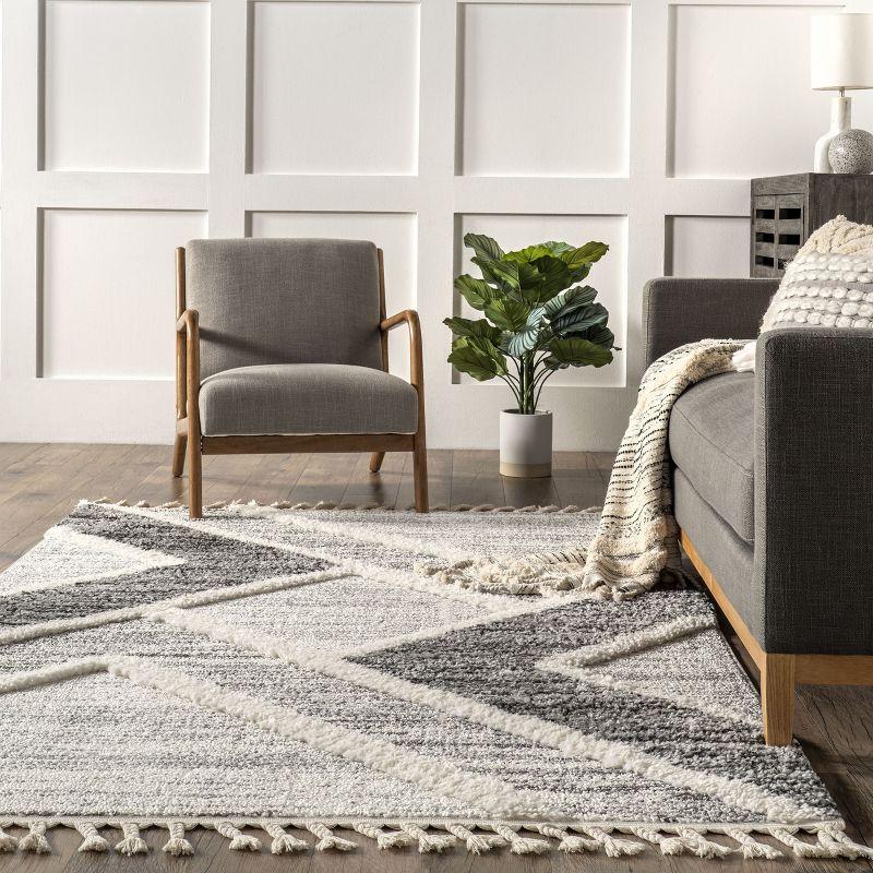 Nuloom Clarina Geometric 4x6 Indoor Area Rug for Living Room Bedroom Dining Room Kitchen, Grey/Ivory