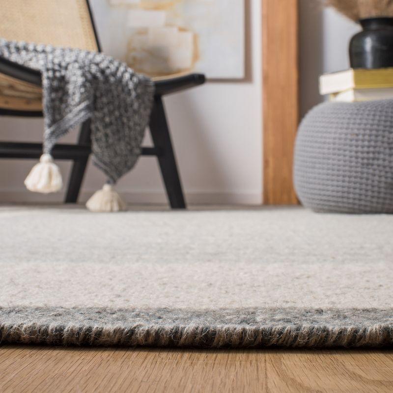 Kilim KLM155 FLAT WEAVE Accent Rug - Ivory/Grey - 3'x5' - Safavieh