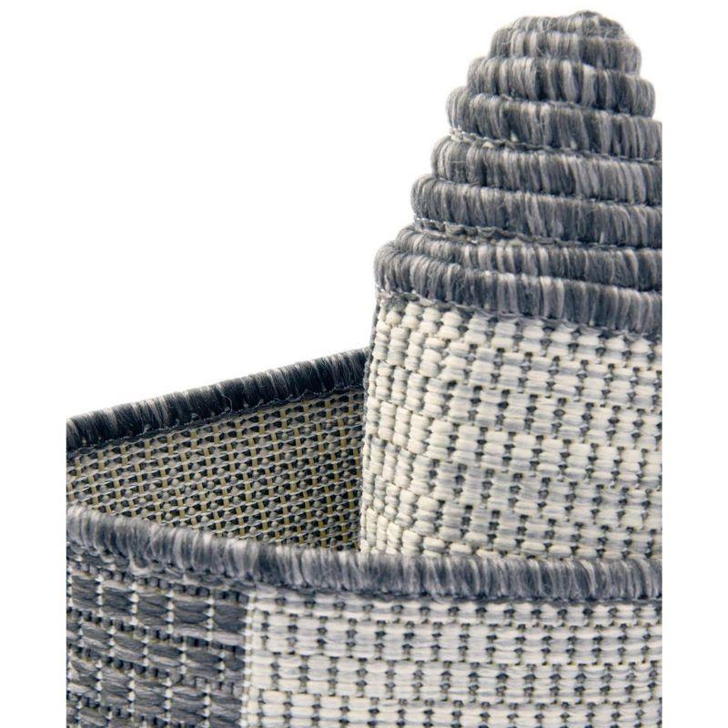 Unique Loom 4' 1 x 4' 1 Round Indoor/Outdoor Striped Charcoal Gray Area Rug