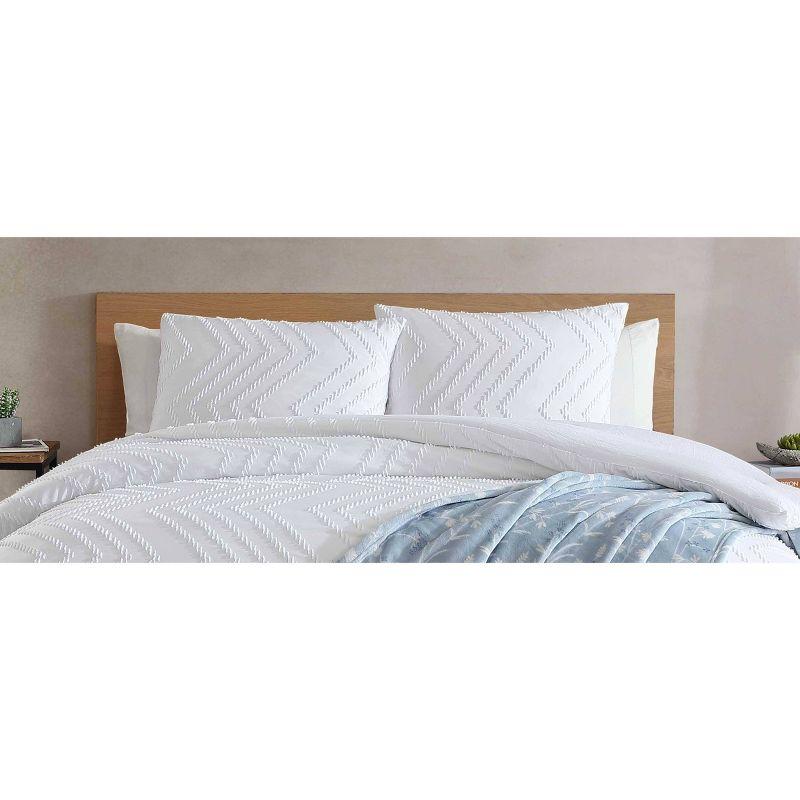 Wrangler Prarie Zig Zag White Reversible Comforter Bonus Set