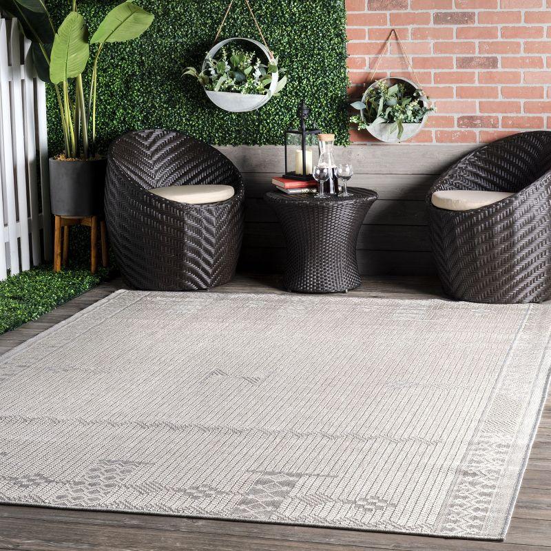 Lowen Gray Tribal Indoor/Outdoor Synthetic Area Rug