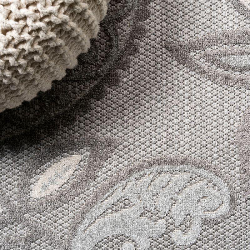 4'x6' Julien Paisley High-Low Indoor/Outdoor Area Rug, Light Gray - JONATHAN Y