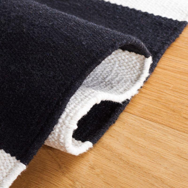 Montauk MTK712 Hand Woven Indoor Area Rug - Black/Ivory - 9'x12' - Safavieh