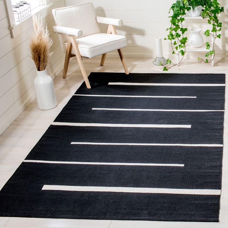 Montauk MTK311 Hand Woven Indoor Rug - Safavieh