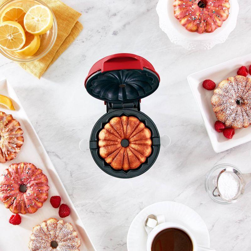 Dash Mini Bundt Cake Maker - Red