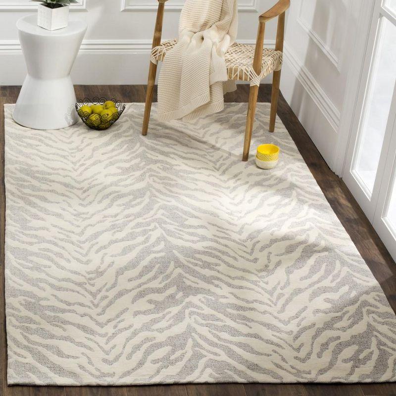 Light Grey/Ivory Rectangular Hand-Tufted Wool Area Rug