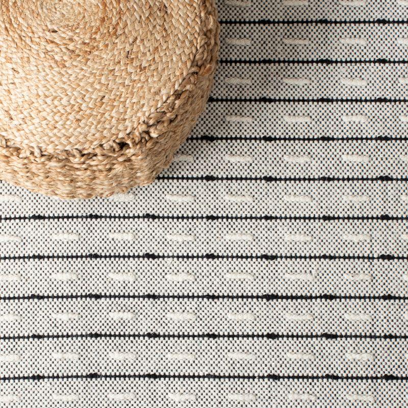 Vermont VRM504 Power Loomed Area Rug - Ivory/Black - 6'x6' - Safavieh.