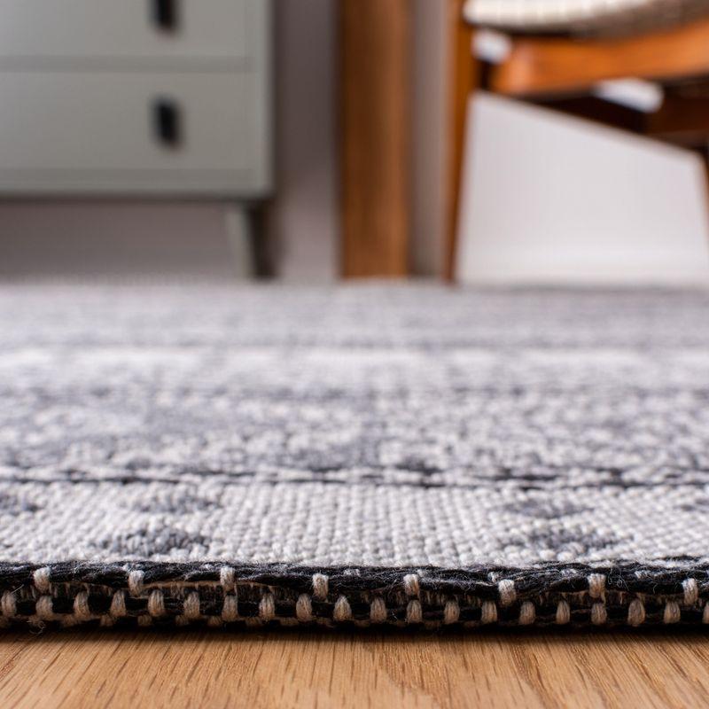 Augustine AGT445 Machine Made Indoor Area Rug - Light Grey/Anthracite - 4'x6' - Safavieh