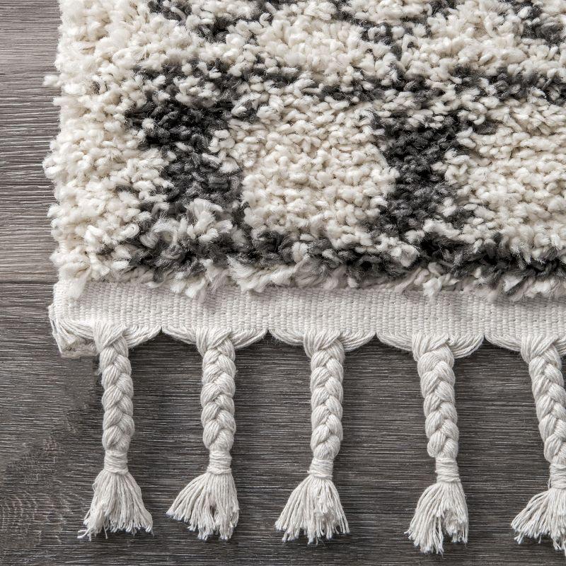 nuLOOM Vasiliki Moroccan Global Tassel Area Rug