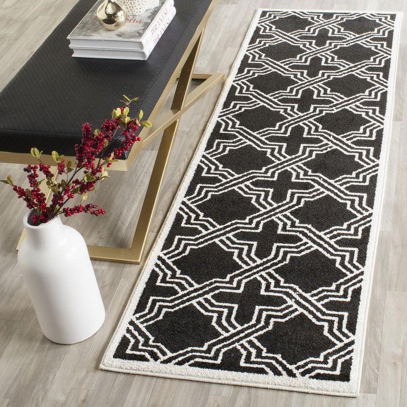 Anthracite and Ivory Geometric Synthetic Area Rug 27"