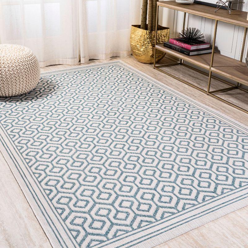 Gray and Teal Diamond Trellis 4' x 6' Indoor/Outdoor Rug