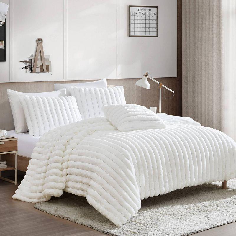 King White Faux Fur Reversible Comforter Set