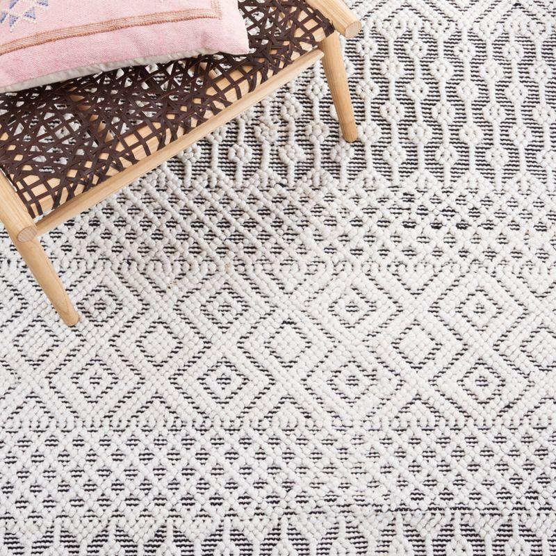 Casablanca CSB276 Hand Woven Indoor Area Rug - Black/Ivory - 5'x8' - Safavieh