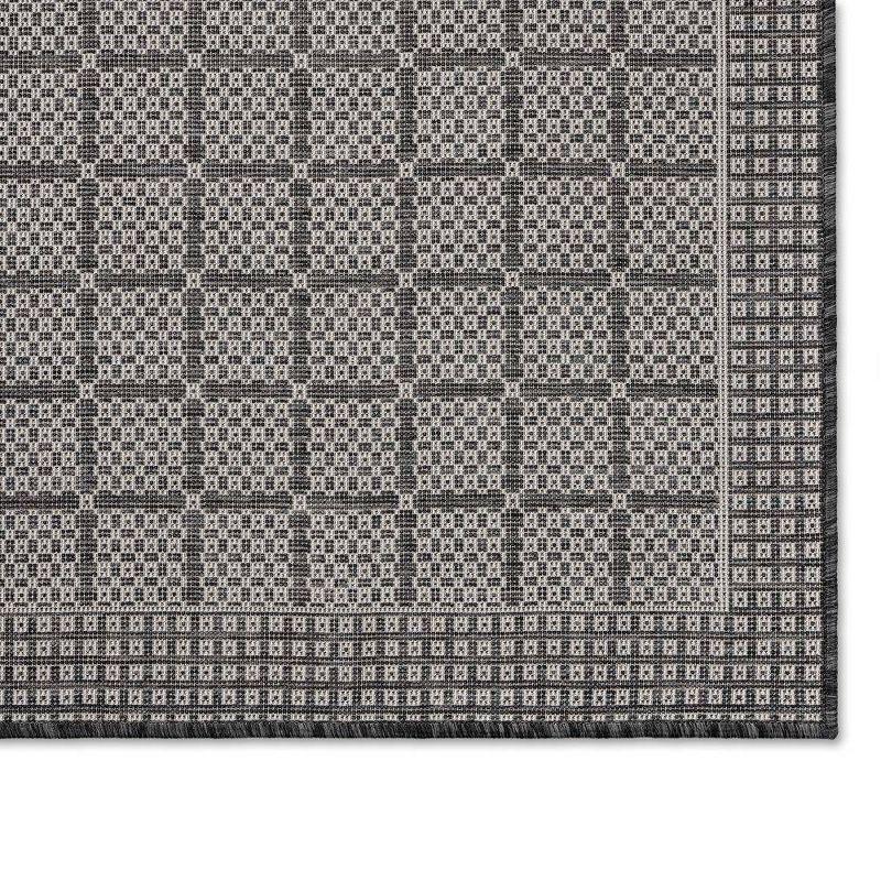 Nicole Miller New York Patio Country Luna Contemporary Geometric Indoor/Outdoor Area Rug, Black/Gray