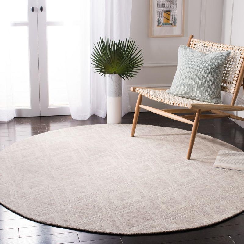 Marbella MRB312 Hand Loomed Indoor Area Rug - Silver/Ivory - 6' Round - Safavieh