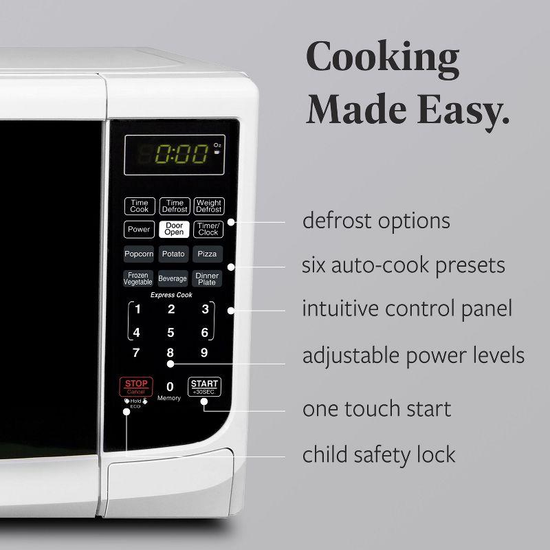 Farberware Farberware Countertop Microwave .7 Cu. Ft. 700-Watt Compact Microwave Oven FMO07ABTWHA
