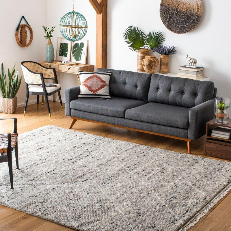 Casablanca CSB543 Hand Knotted Indoor Area Rug - Grey/Ivory - 5'x8' - Safavieh