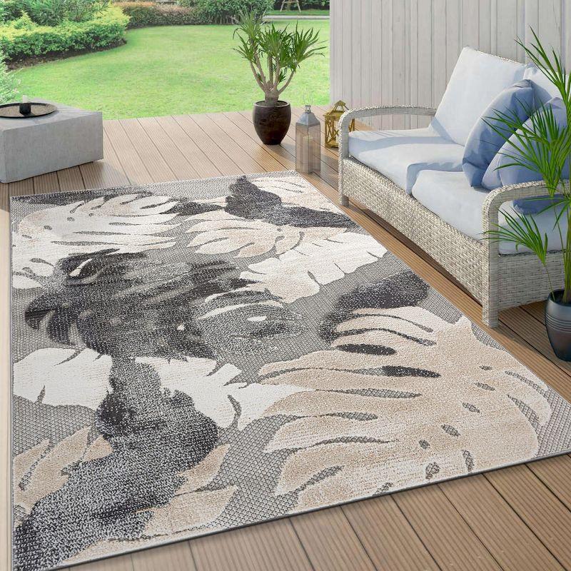 Gray Floral Synthetic 5' x 7' Easy Care Area Rug