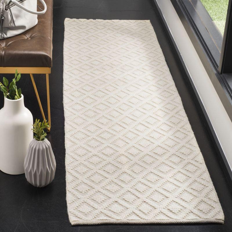 Vermont VRM104 Hand Woven Indoor Runner Rug - Ivory - 2'3"x22' - Safavieh
