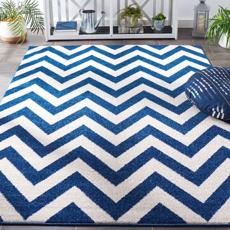 Amherst AMT419 Power Loomed Indoor Area Rug - Navy/Beige - 4'x6' - Safavieh