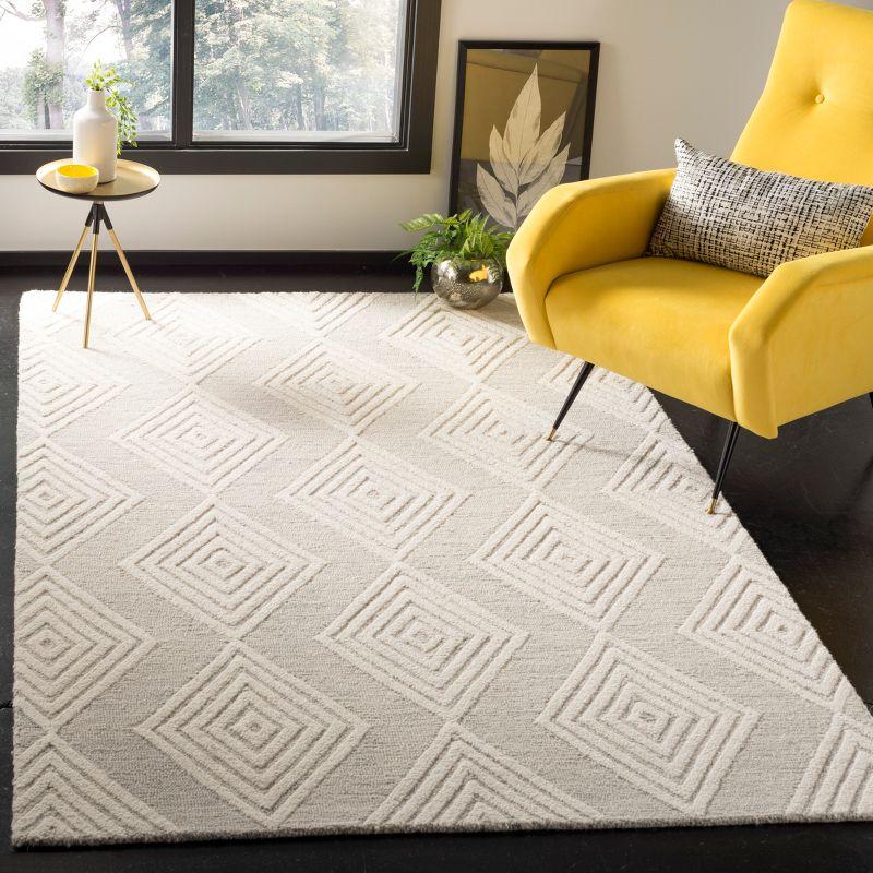 Silver Ivory Tufted Floral Wool Area Rug, 5' x 8'