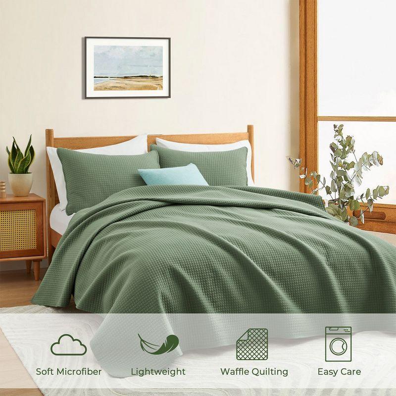 Peace Nest Premium Ultra Soft Reversible Quilted Coverlet Set, King, Green