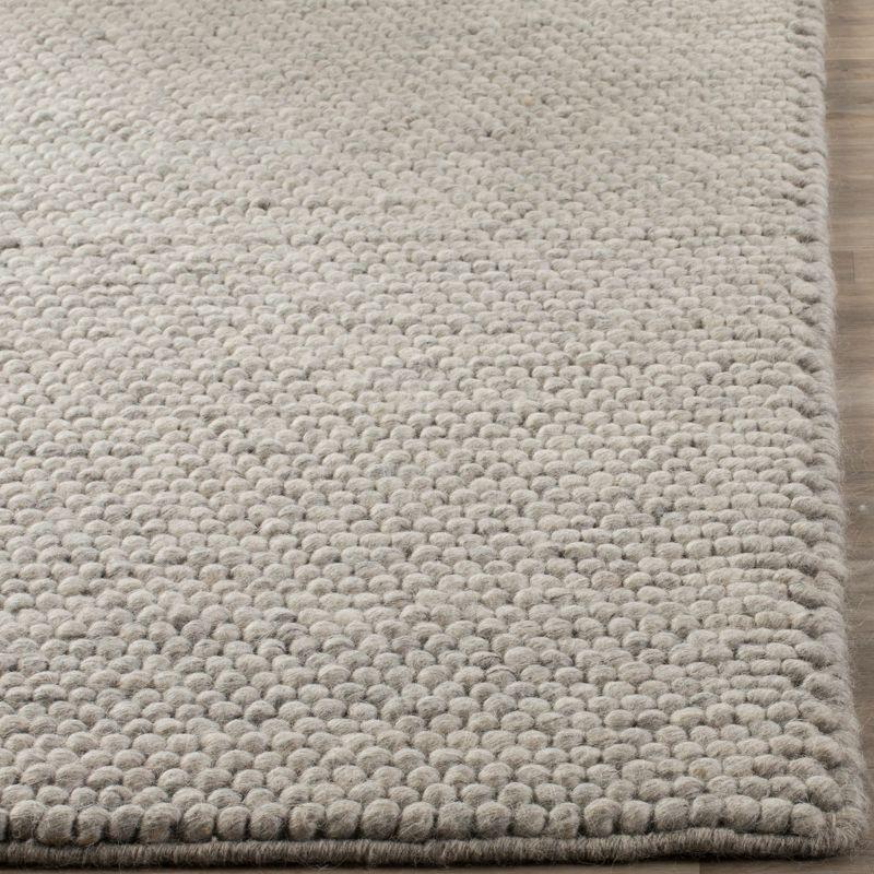 Artisan Silver Elegance 27" Hand-Tufted Wool Accent Rug