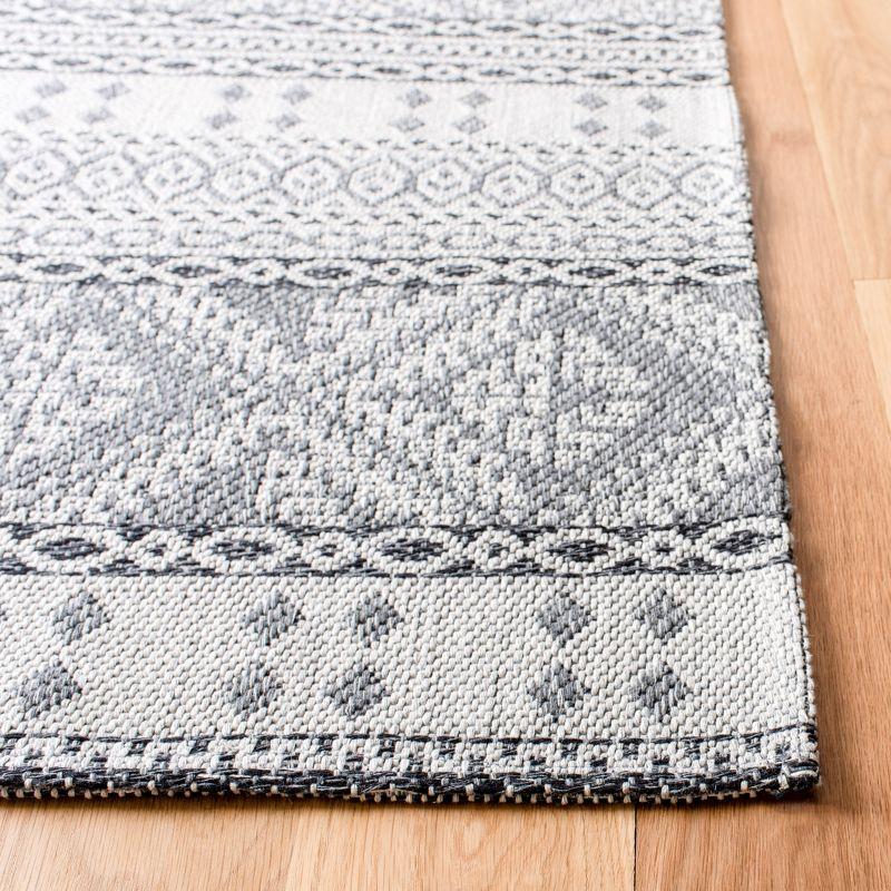 Augustine AGT445 Machine Made Indoor Area Rug - Light Grey/Anthracite - 4'x6' - Safavieh