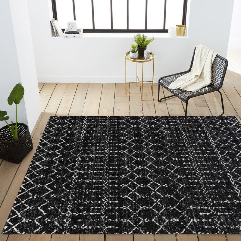 JONATHAN Y Moroccan HYPE Boho Vintage Diamond Black/Ivory 8 ft. x 10 ft. Area Rug