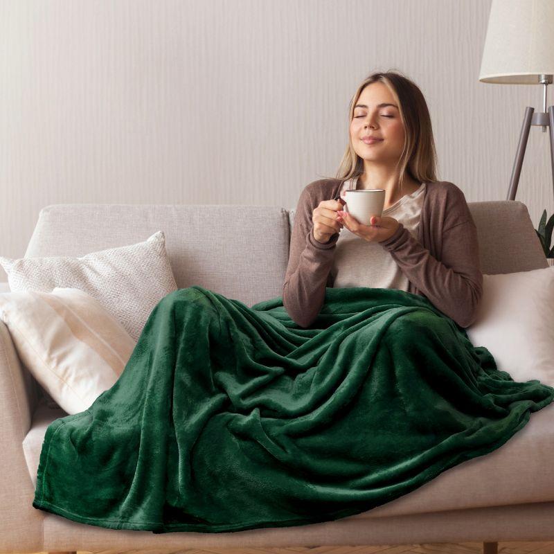 Pavilia Hand Woven Throw Blanket