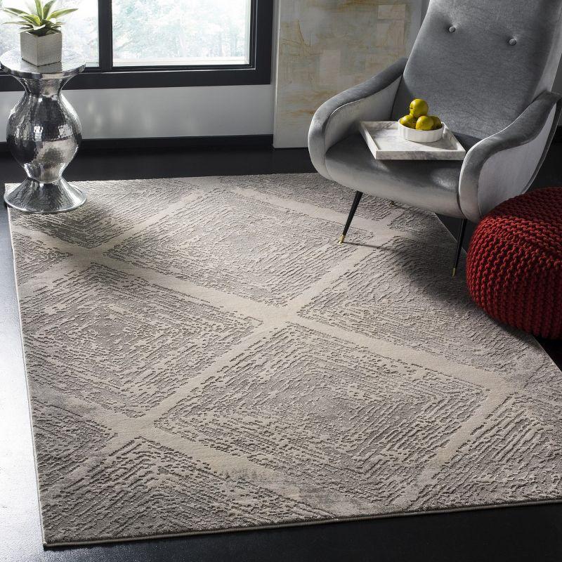 Meadow MDW344 Power Loomed Area Rug  - Safavieh