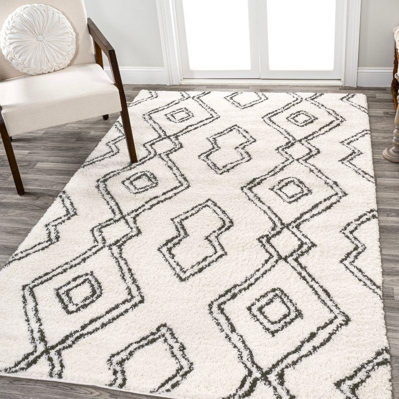 5'x8' Deia Moroccan Style Diamond Shag Area Rug, White/Black - JONATHAN Y