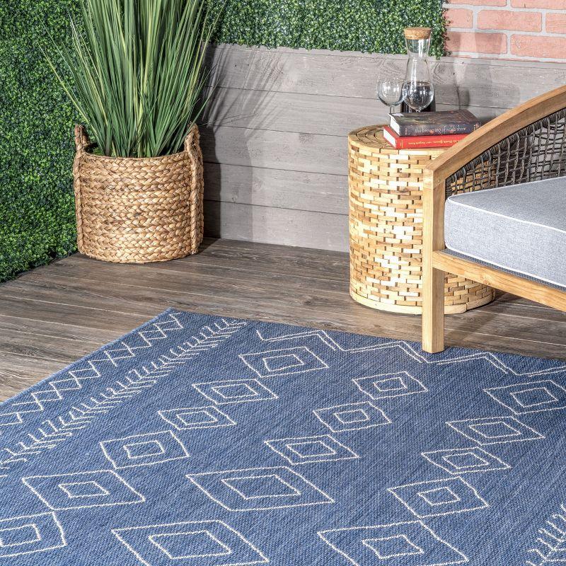 Nuloom Serna Diamond 6x9 Indoor/Outdoor Area Rug for Living Room Patio Deck Front Porch Kitchen, Blue/Ivory