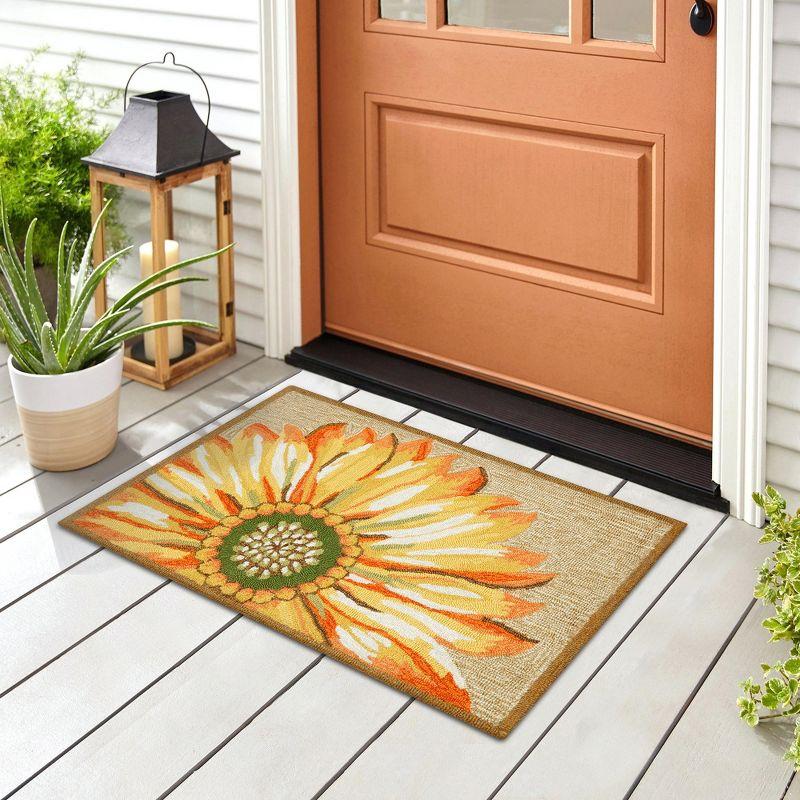 Liora Manne Frontporch Sunflower Indoor/Outdoor Rug Yellow 2'6" x 4'