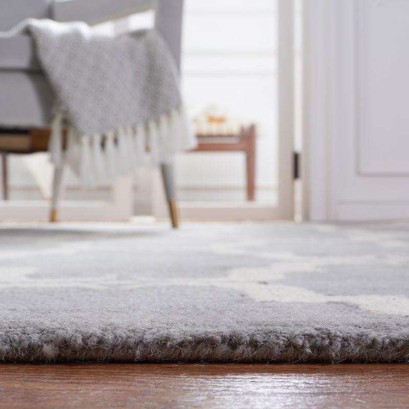 Dip Dye DDY536 Hand Tufted Indoor Accent Rug - Grey/Ivory - 2'x3' - Safavieh