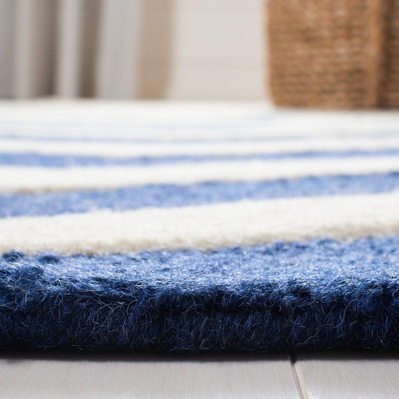 Cambridge CAM714 Tufted Indoor Accent Rug - Navy/Ivory - 3'x5' - Safavieh