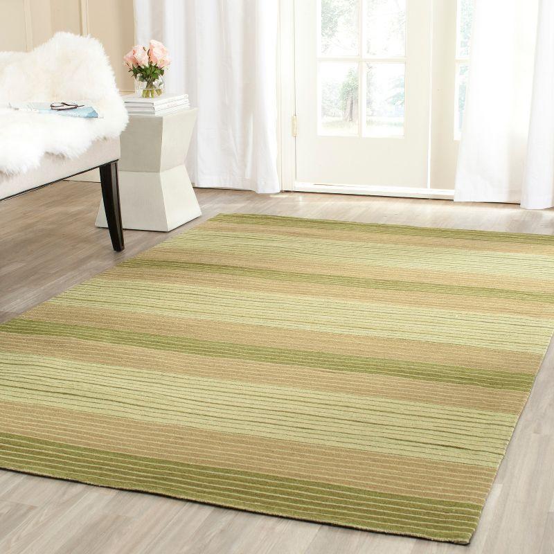 Marbella MRB283 Hand Loomed Area Rug - Green - 4'x6' - Safavieh.
