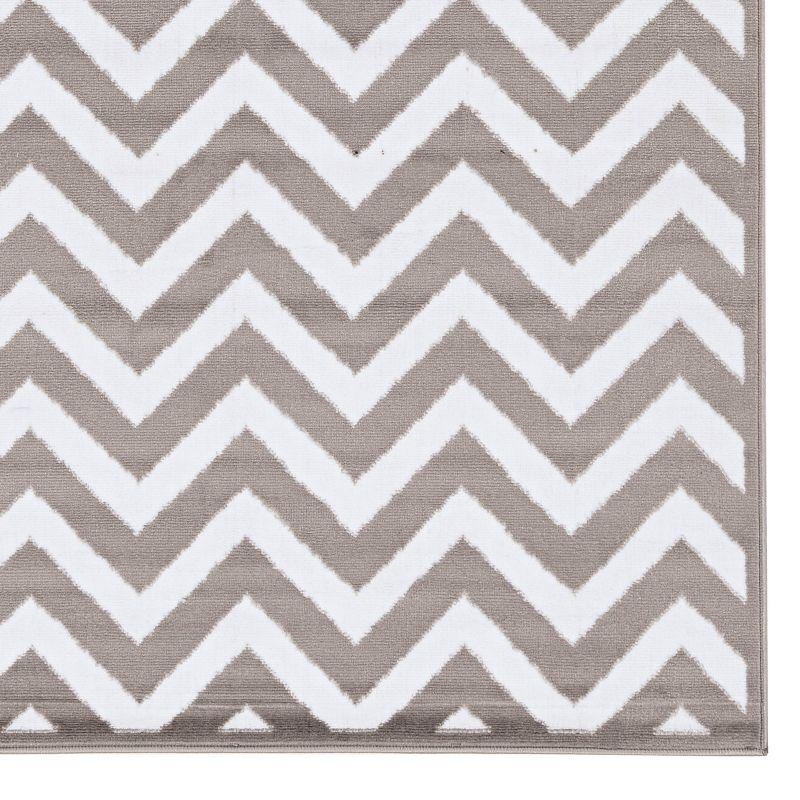 4'8"x7'6" Capri Chevron Rug Gray/Off White - Linon: Farmhouse Style, Indoor, Low Pile, Tufted & Hooked