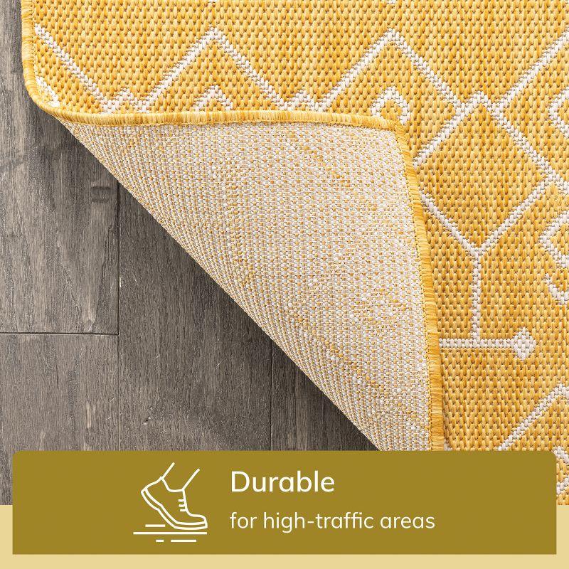 Well Woven Nors Yellow Indoor / Outdoor Flat Weave Pile Nordic Lattice Pattern Area Rug 5x7 (5'3" x 7'3")